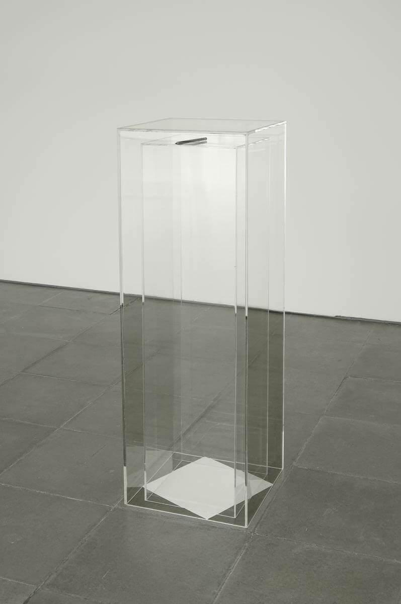 Niente e subito [nothing now] by Giulio Paolini