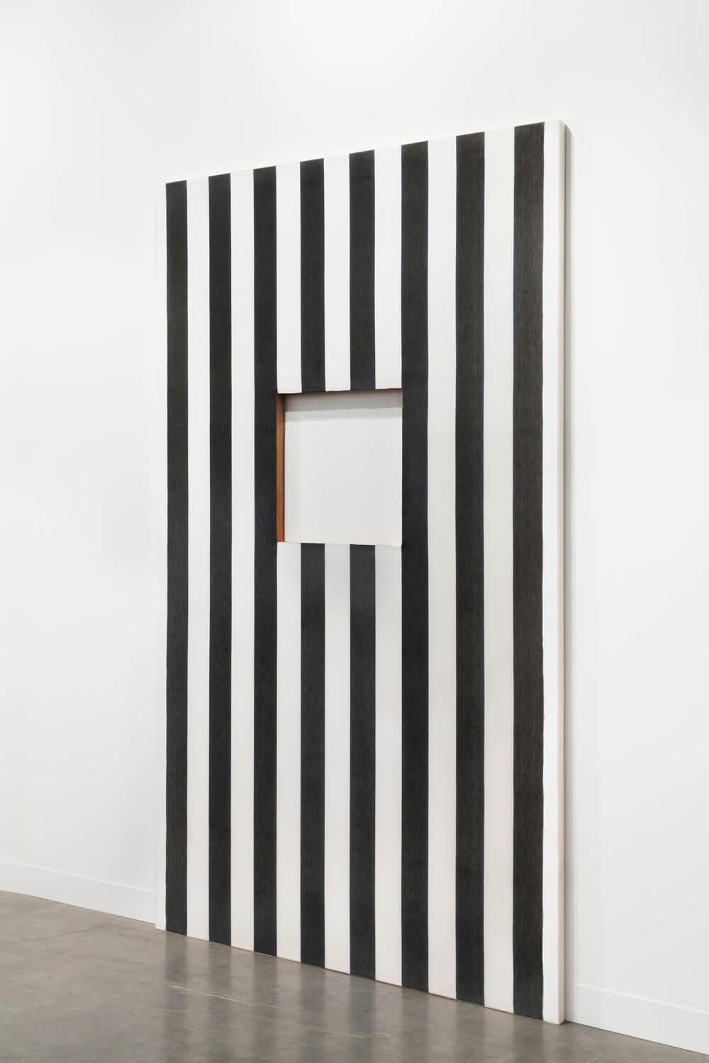 Points de vue ou le Corridorscope, Extrait n _ 2 by Daniel Buren