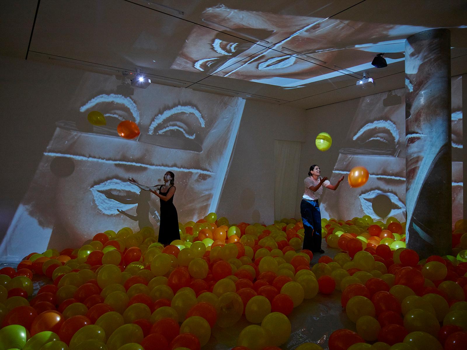 Hélio Oiticica & Neville D’Almeida: Cosmococas